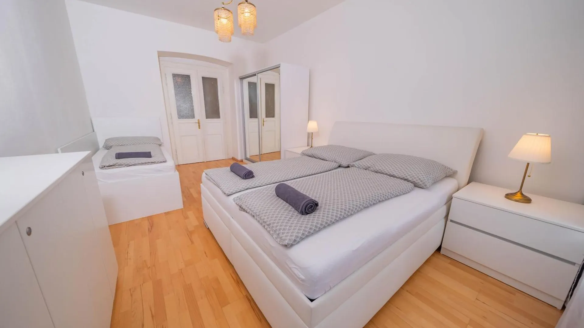 2 Bob'S Apartment - 2 Bedrooms With King Size Beds Prague