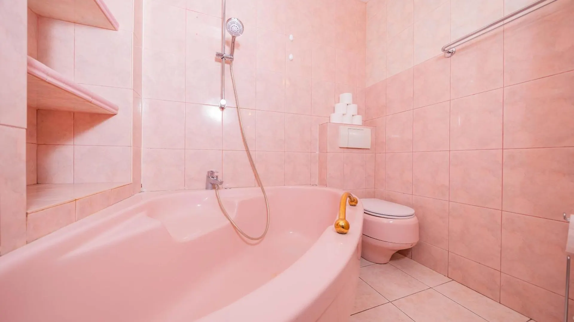 2 Bob'S Apartment - 2 Bedrooms With King Size Beds Prag